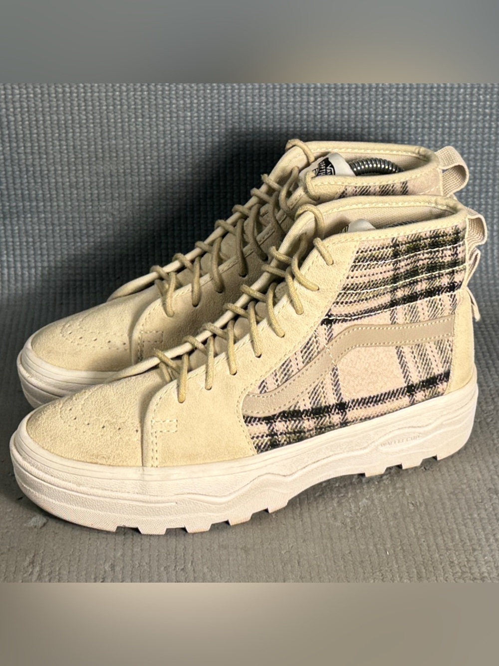 Vans Sentry Sk8-Hi Top Plaid Turtledove Ultra Cushion Sneakers Women’s Size 6.5 - Picture 2 of 9
